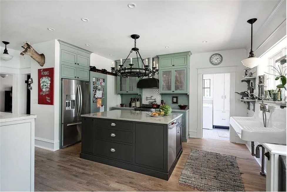 For Sale: $1,395,000 (4 beds, 3 baths, 3326 Square Feet)