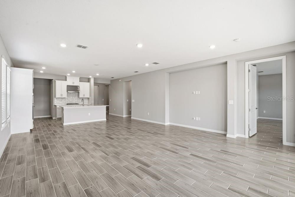 Active With Contract: $469,999 (4 beds, 3 baths, 2394 Square Feet)