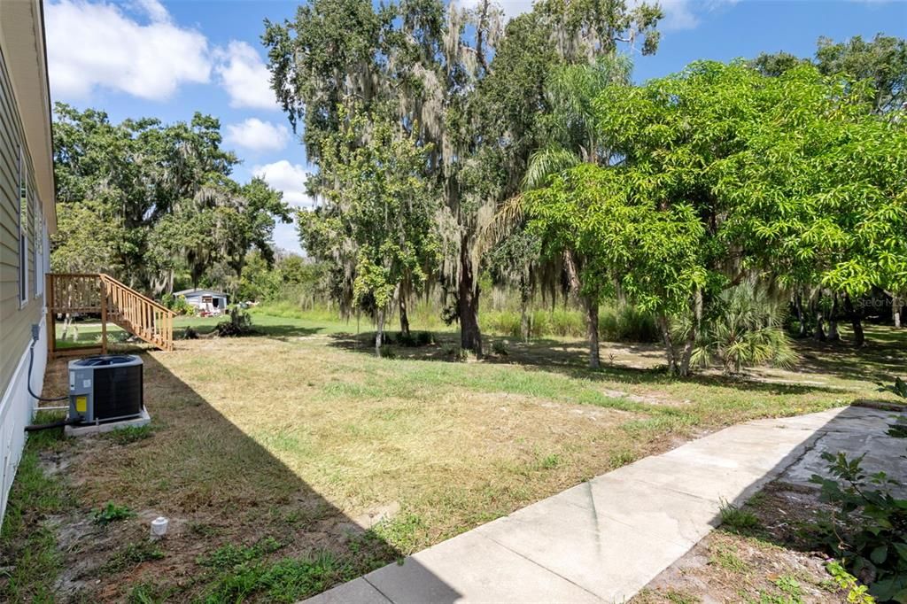 待售: $350,000 (4 贝兹, 2 浴室, 1919 平方英尺)