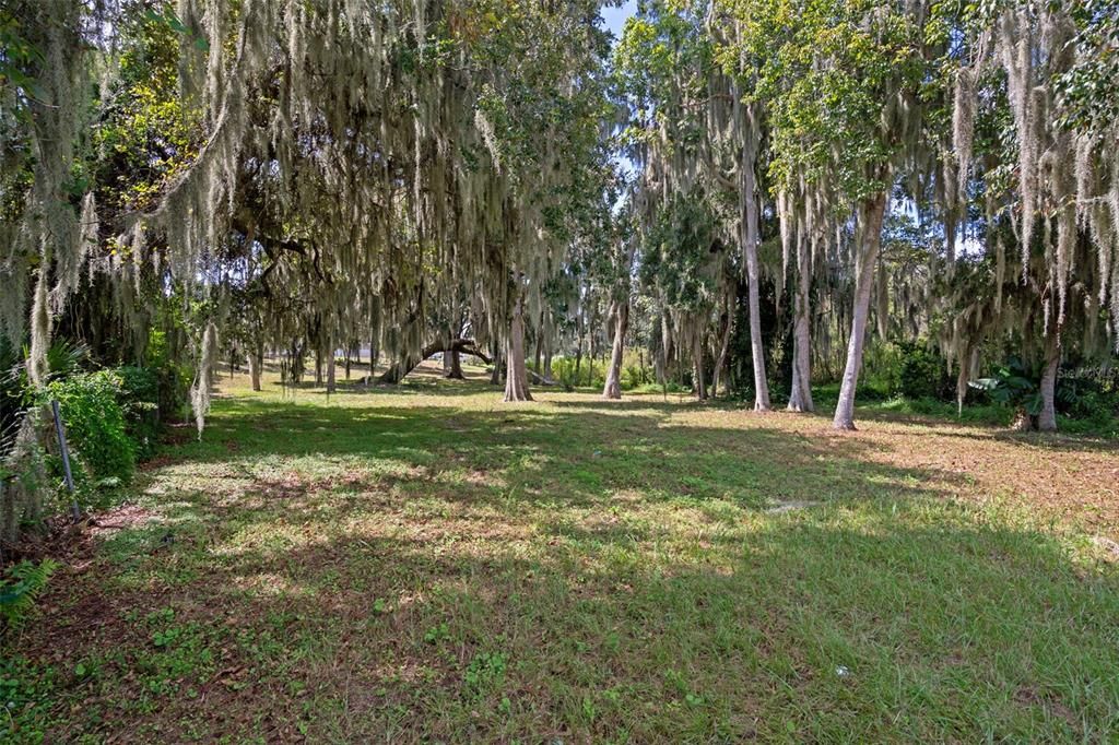 待售: $350,000 (4 贝兹, 2 浴室, 1919 平方英尺)