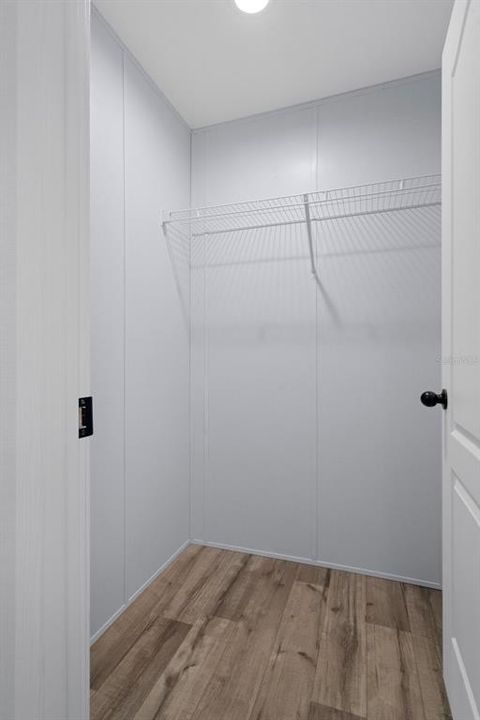 待售: $350,000 (4 贝兹, 2 浴室, 1919 平方英尺)