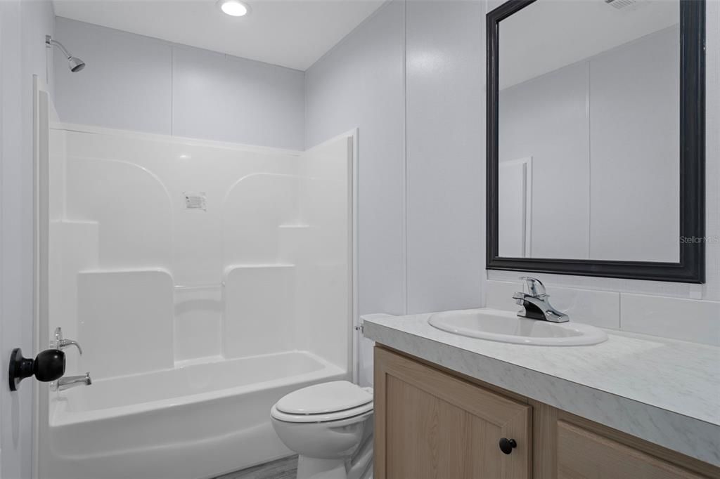 待售: $350,000 (4 贝兹, 2 浴室, 1919 平方英尺)