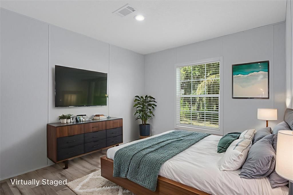 待售: $350,000 (4 贝兹, 2 浴室, 1919 平方英尺)