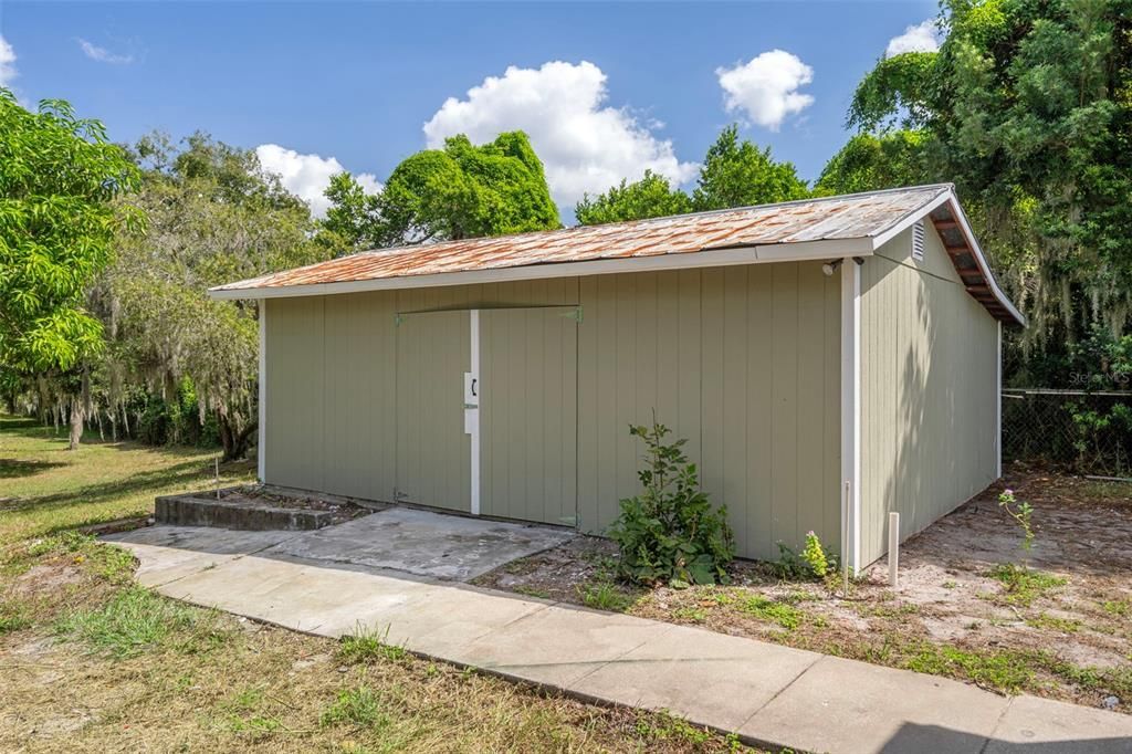 待售: $350,000 (4 贝兹, 2 浴室, 1919 平方英尺)