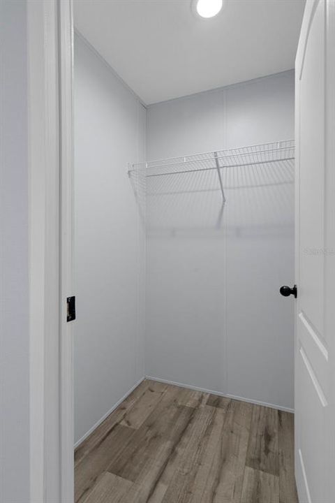 待售: $350,000 (4 贝兹, 2 浴室, 1919 平方英尺)