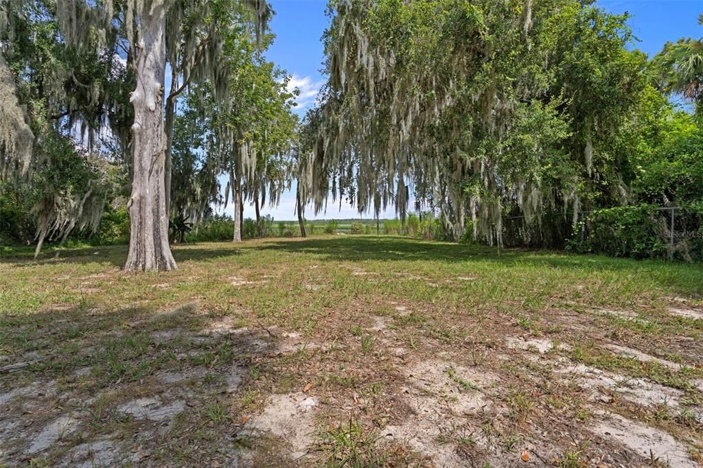 待售: $350,000 (4 贝兹, 2 浴室, 1919 平方英尺)