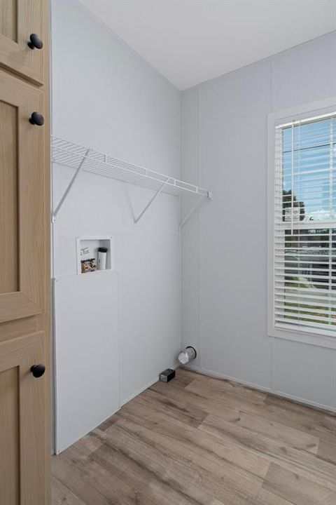 待售: $350,000 (4 贝兹, 2 浴室, 1919 平方英尺)