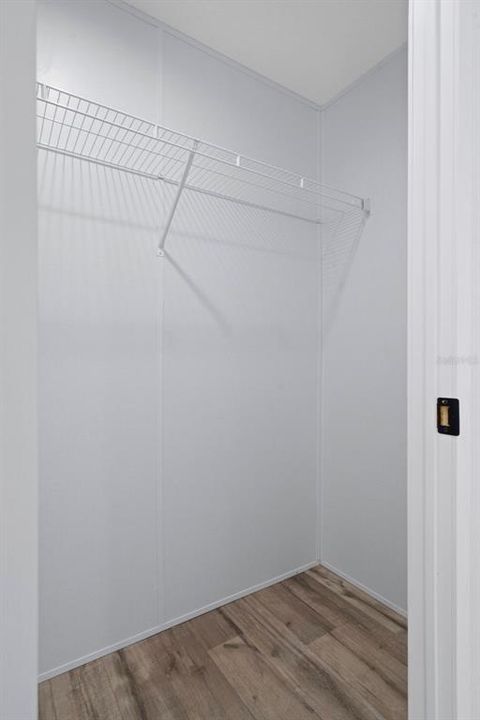 待售: $350,000 (4 贝兹, 2 浴室, 1919 平方英尺)