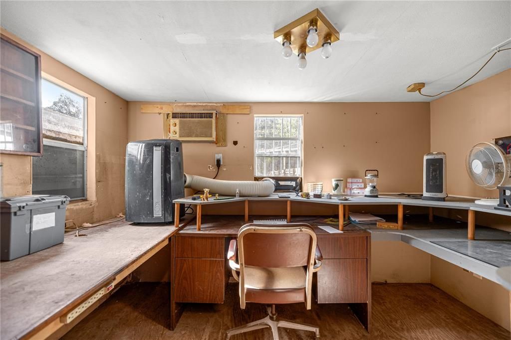 На продажу: $175,000 (3 спален, 2 ванн, 1040 Квадратных фут)