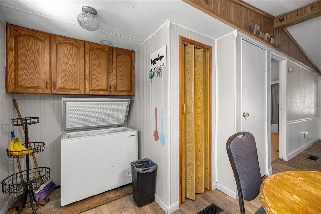 На продажу: $175,000 (3 спален, 2 ванн, 1040 Квадратных фут)