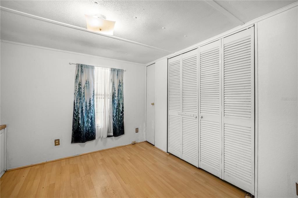 На продажу: $175,000 (3 спален, 2 ванн, 1040 Квадратных фут)