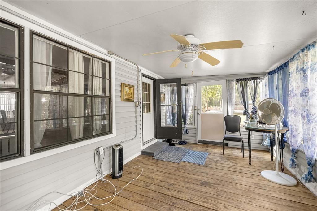 На продажу: $175,000 (3 спален, 2 ванн, 1040 Квадратных фут)