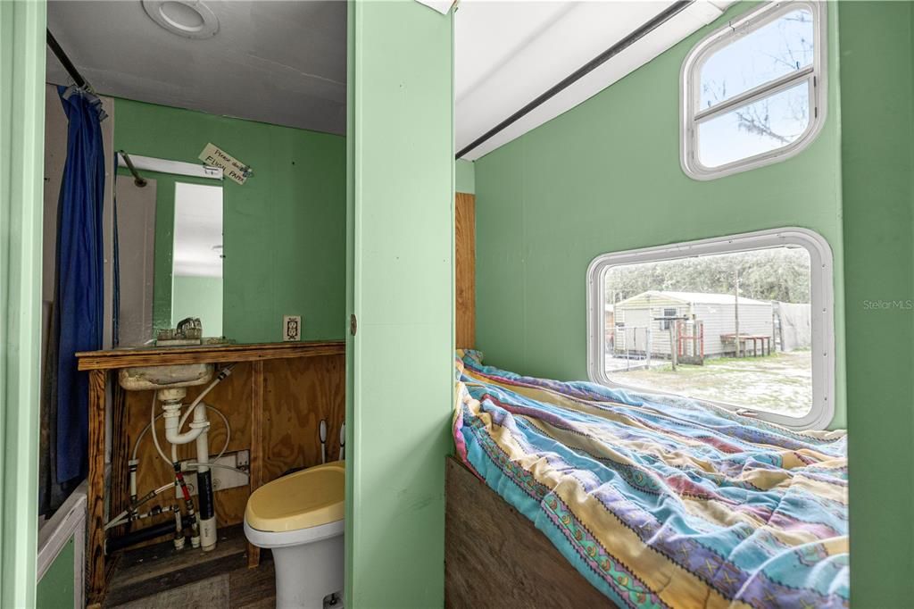 На продажу: $175,000 (3 спален, 2 ванн, 1040 Квадратных фут)