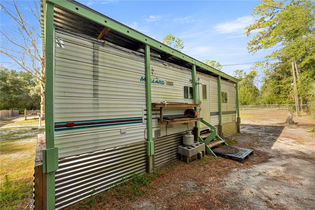 На продажу: $175,000 (3 спален, 2 ванн, 1040 Квадратных фут)