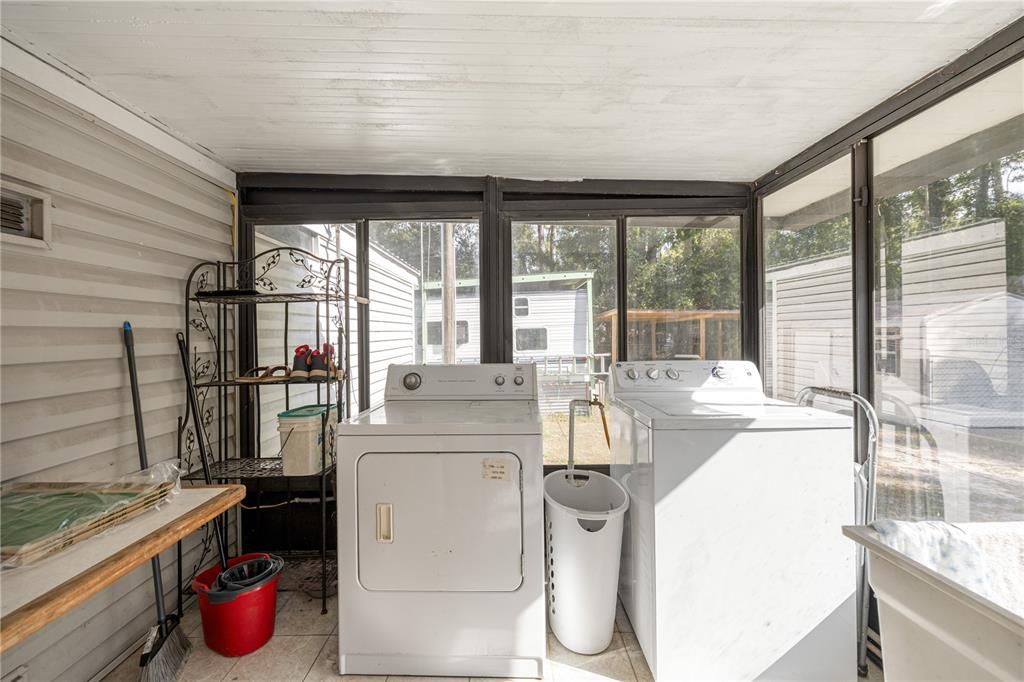 На продажу: $175,000 (3 спален, 2 ванн, 1040 Квадратных фут)