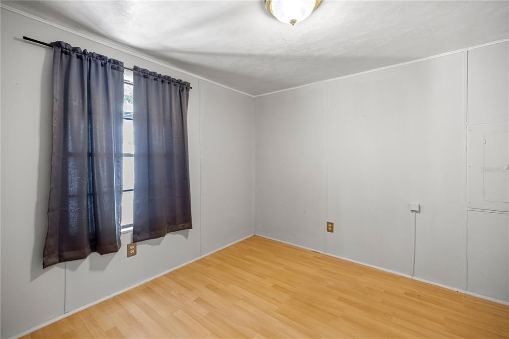 На продажу: $175,000 (3 спален, 2 ванн, 1040 Квадратных фут)