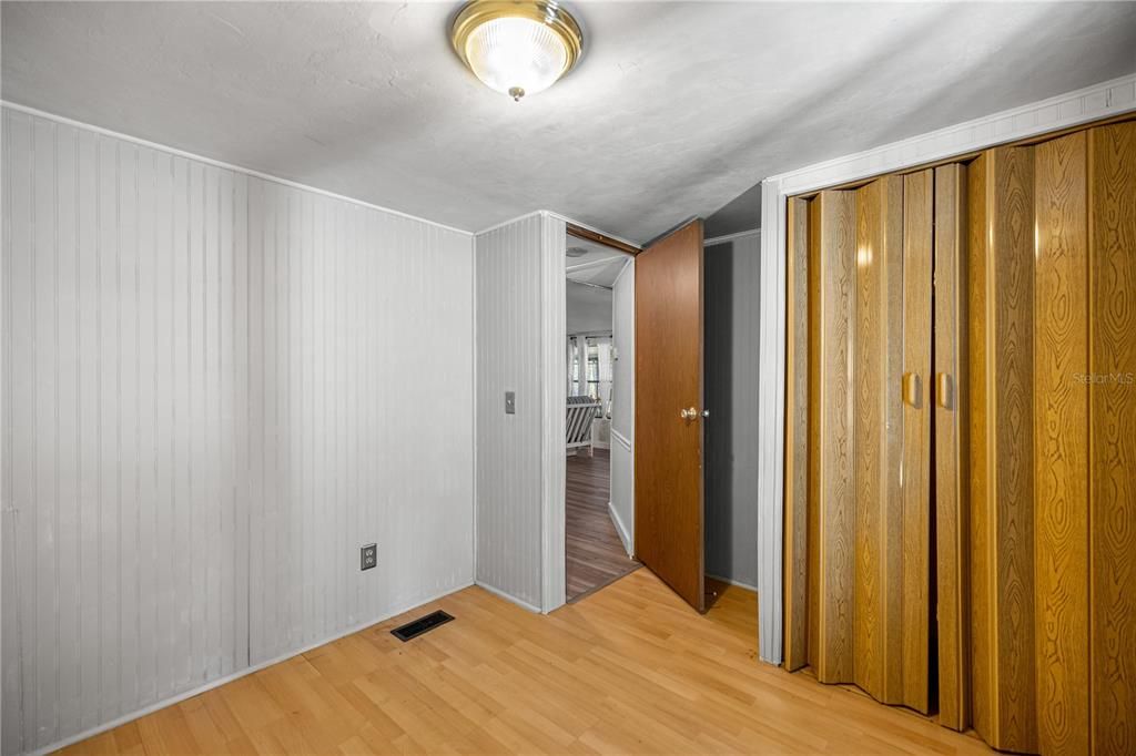 На продажу: $175,000 (3 спален, 2 ванн, 1040 Квадратных фут)