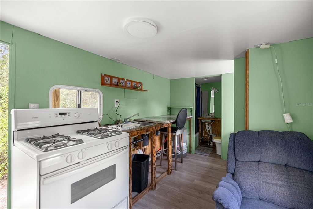 На продажу: $175,000 (3 спален, 2 ванн, 1040 Квадратных фут)