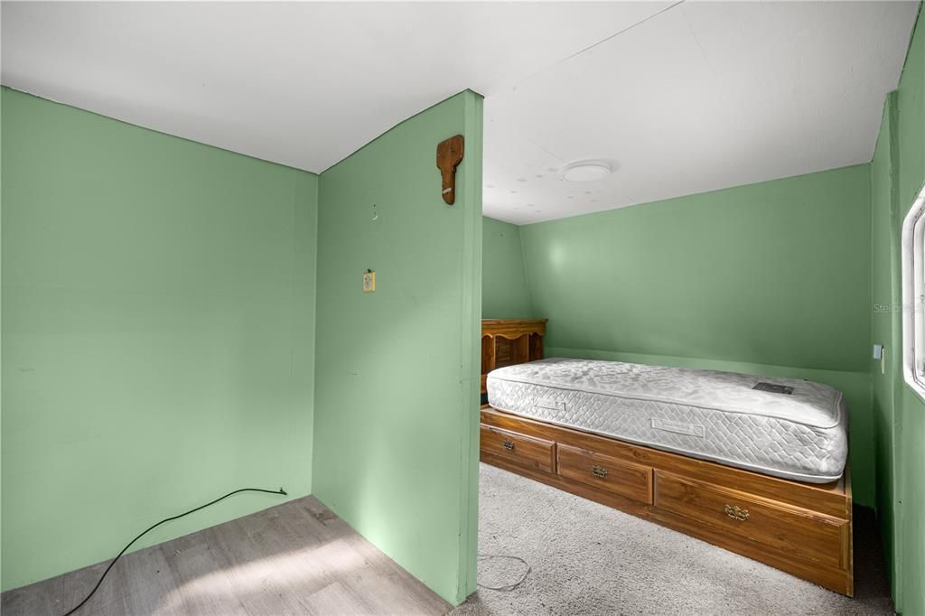 На продажу: $175,000 (3 спален, 2 ванн, 1040 Квадратных фут)