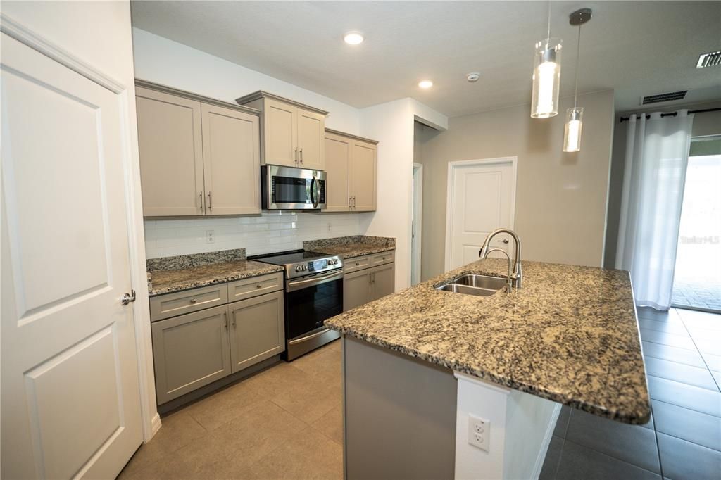 出租: $2,750 (3 贝兹, 2 浴室, 1856 平方英尺)