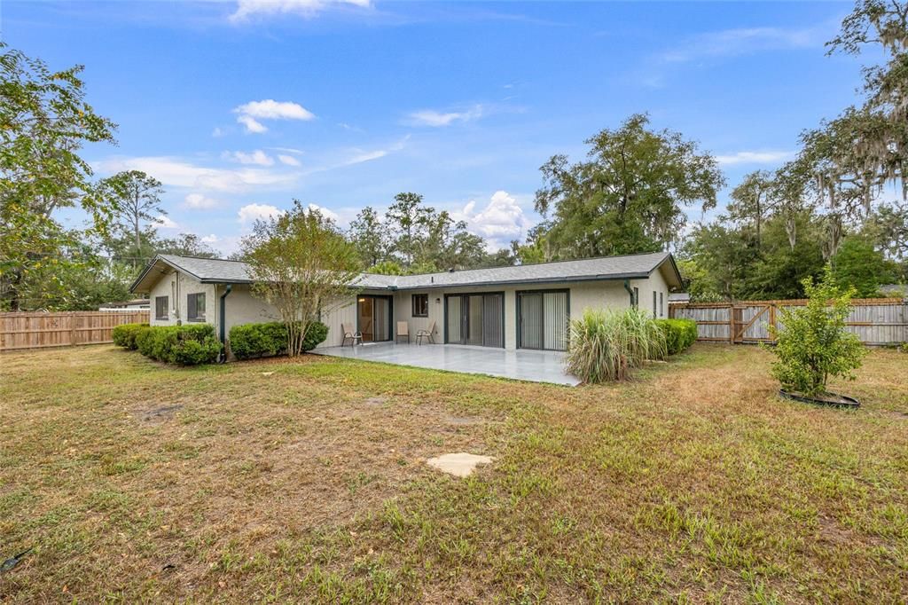 Active With Contract: $370,000 (3 beds, 2 baths, 1708 Square Feet)