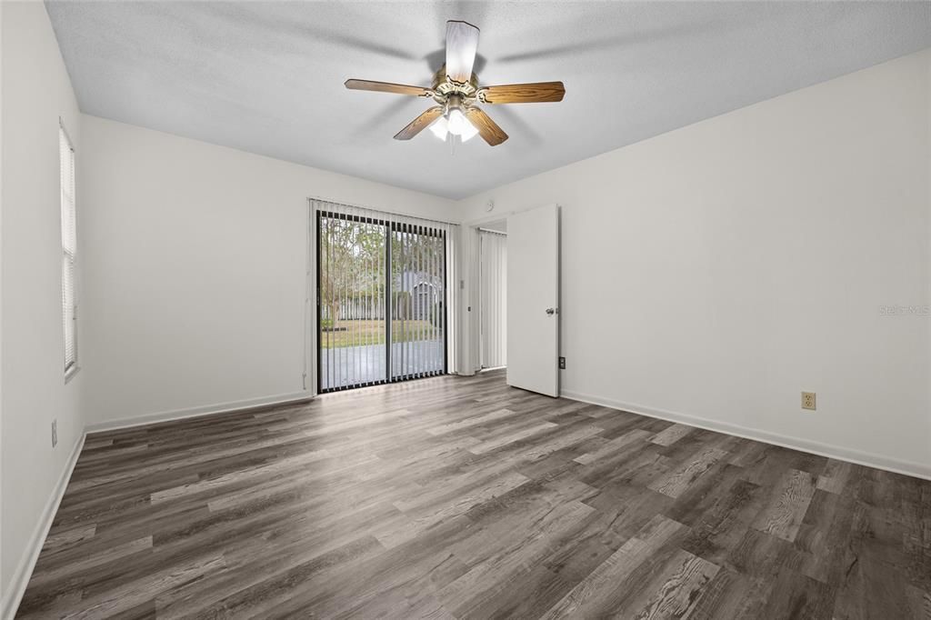 Active With Contract: $370,000 (3 beds, 2 baths, 1708 Square Feet)