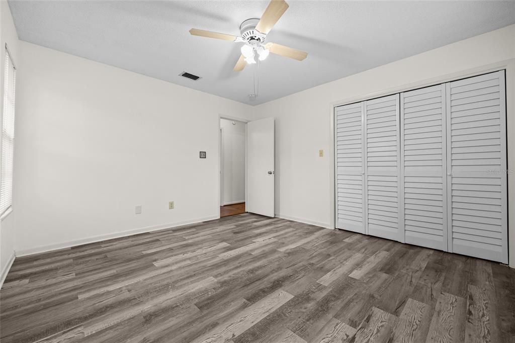 Active With Contract: $370,000 (3 beds, 2 baths, 1708 Square Feet)