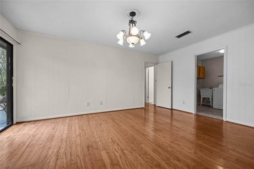 Active With Contract: $370,000 (3 beds, 2 baths, 1708 Square Feet)