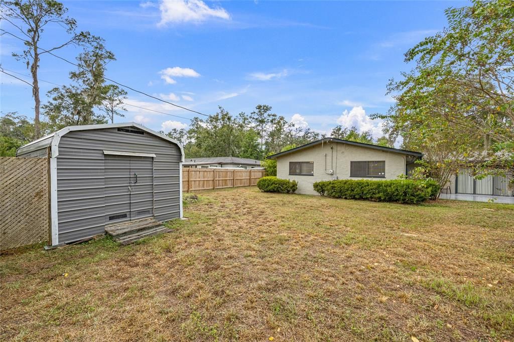 Active With Contract: $370,000 (3 beds, 2 baths, 1708 Square Feet)