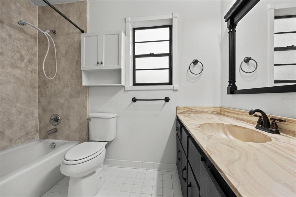 Active With Contract: $370,000 (3 beds, 2 baths, 1708 Square Feet)