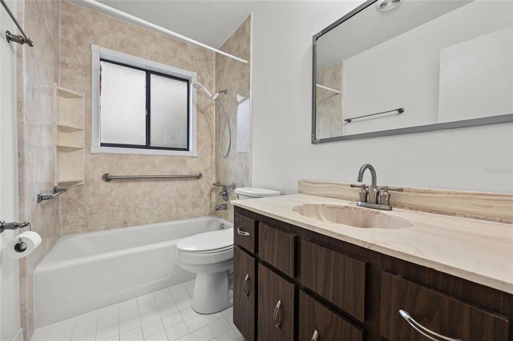 Active With Contract: $370,000 (3 beds, 2 baths, 1708 Square Feet)