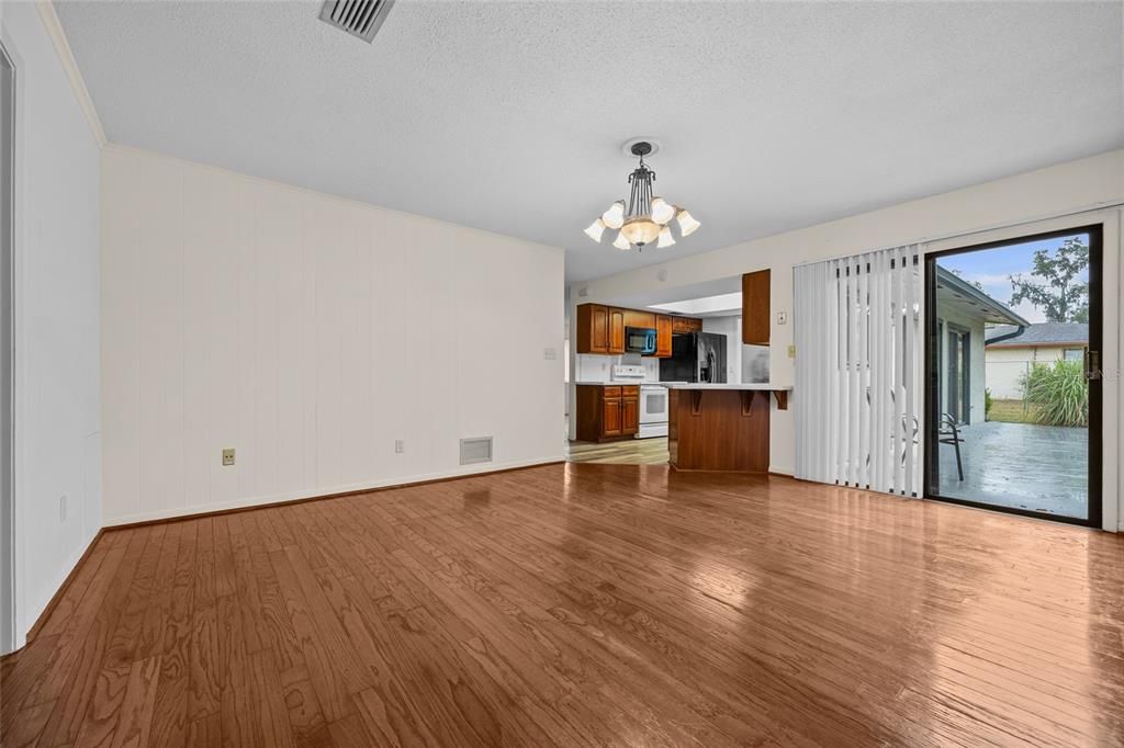 Active With Contract: $370,000 (3 beds, 2 baths, 1708 Square Feet)