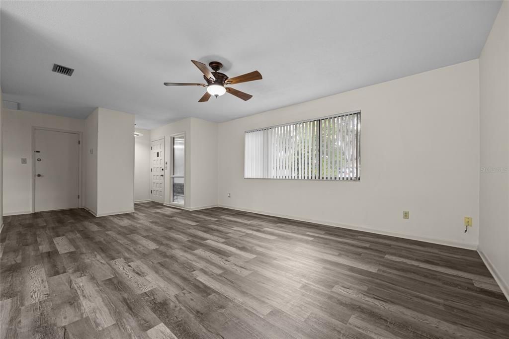 Active With Contract: $370,000 (3 beds, 2 baths, 1708 Square Feet)