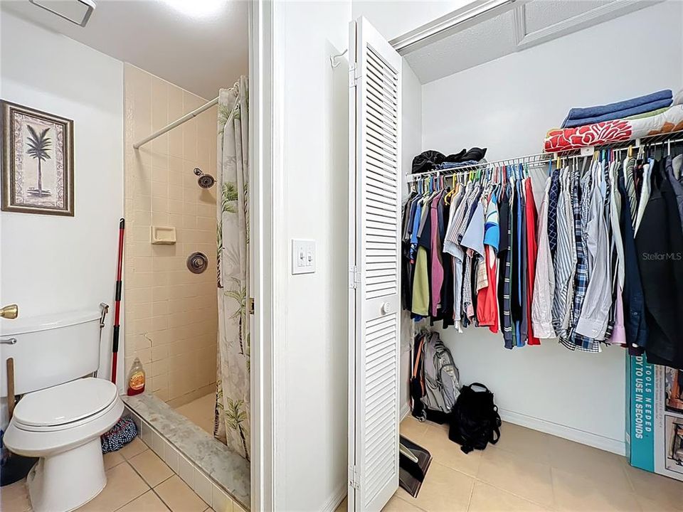 Под контрактом: $249,000 (2 спален, 2 ванн, 1103 Квадратных фут)