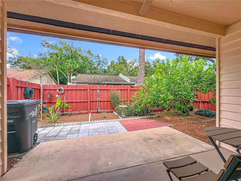 Под контрактом: $249,000 (2 спален, 2 ванн, 1103 Квадратных фут)