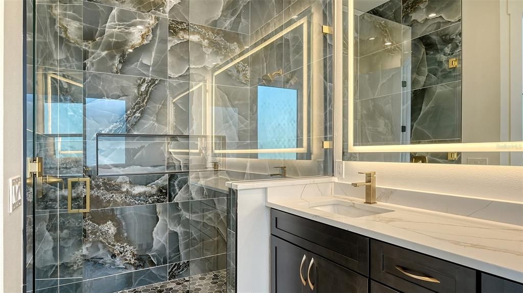 En Venta: $2,399,999 (6 camas, 4 baños, 3753 Pies cuadrados)