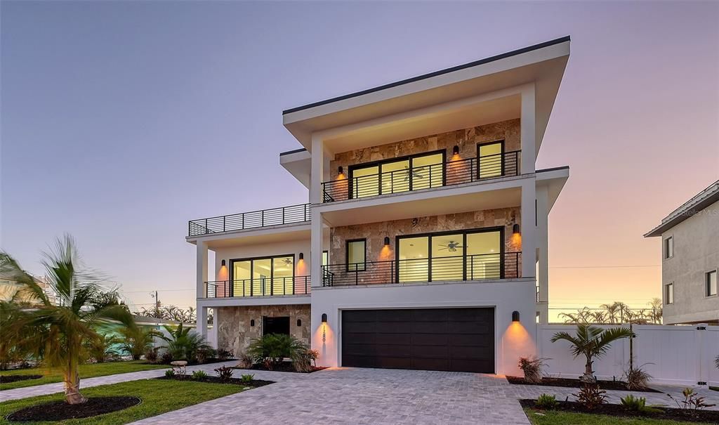 En Venta: $2,399,999 (6 camas, 4 baños, 3753 Pies cuadrados)