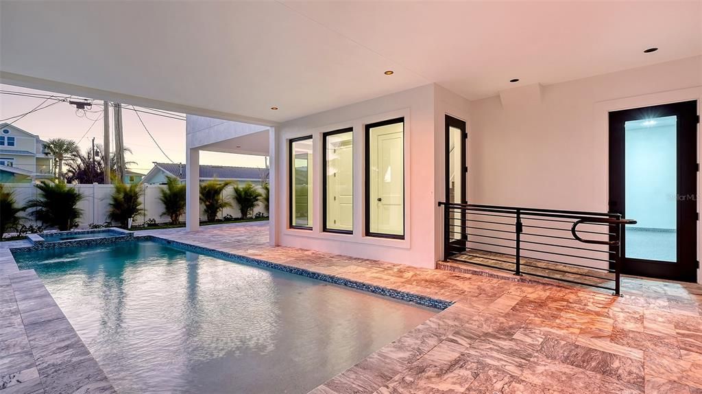 En Venta: $2,399,999 (6 camas, 4 baños, 3753 Pies cuadrados)