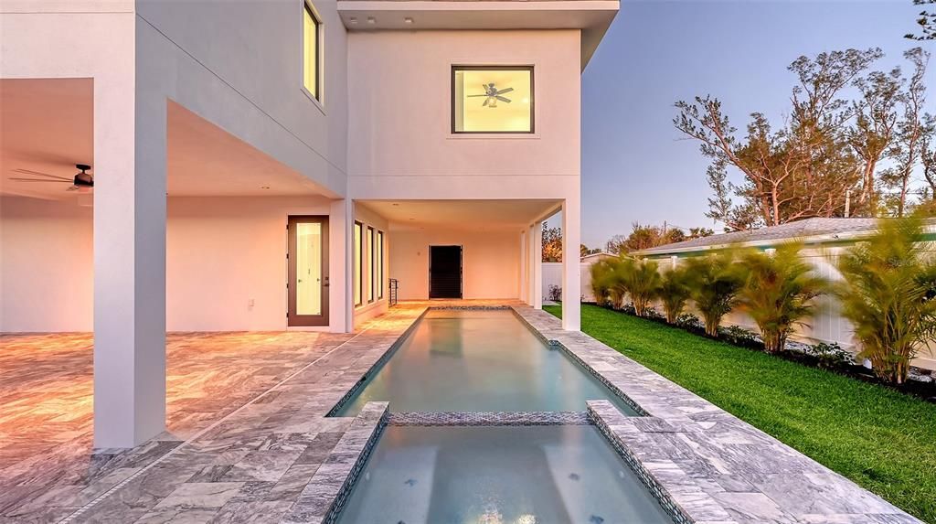 En Venta: $2,399,999 (6 camas, 4 baños, 3753 Pies cuadrados)