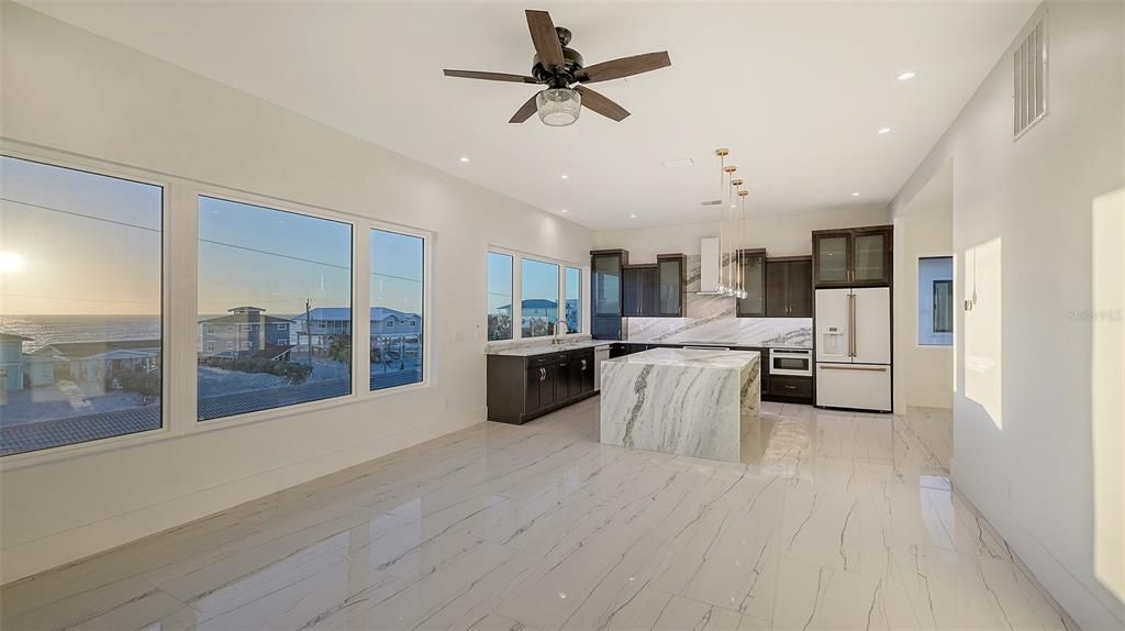 En Venta: $2,399,999 (6 camas, 4 baños, 3753 Pies cuadrados)