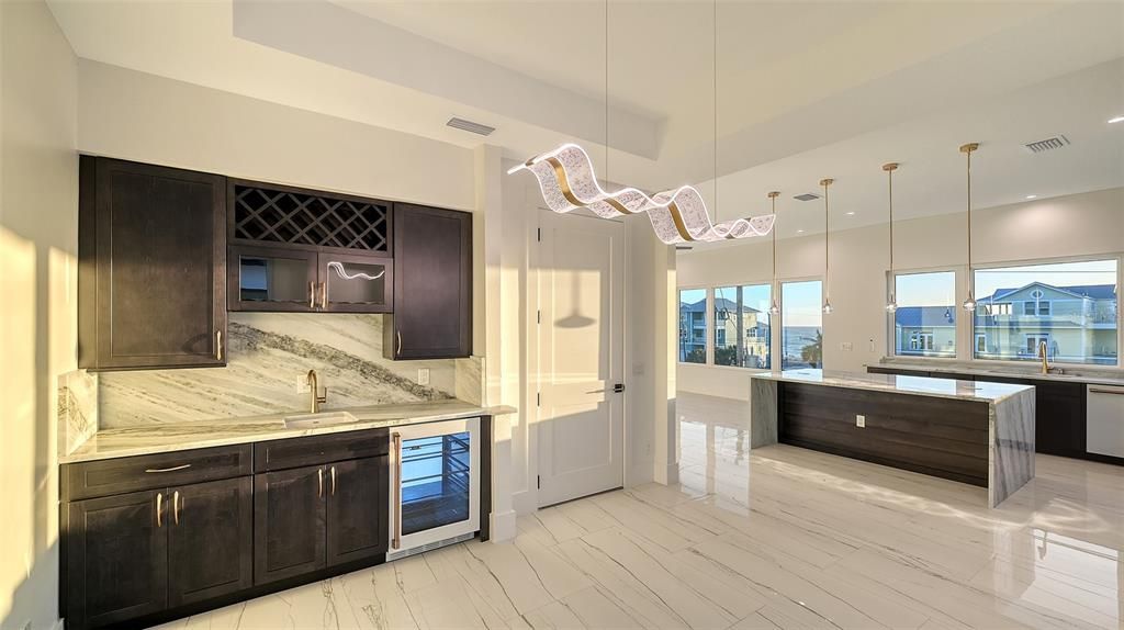 En Venta: $2,399,999 (6 camas, 4 baños, 3753 Pies cuadrados)