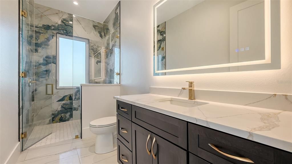 En Venta: $2,399,999 (6 camas, 4 baños, 3753 Pies cuadrados)