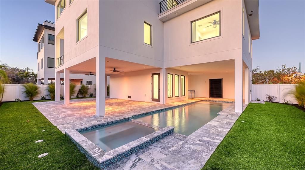 En Venta: $2,399,999 (6 camas, 4 baños, 3753 Pies cuadrados)