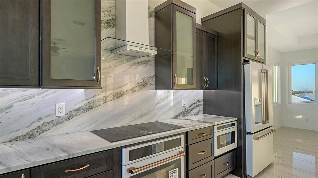 En Venta: $2,399,999 (6 camas, 4 baños, 3753 Pies cuadrados)