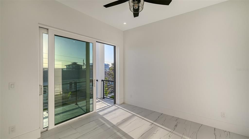 En Venta: $2,399,999 (6 camas, 4 baños, 3753 Pies cuadrados)