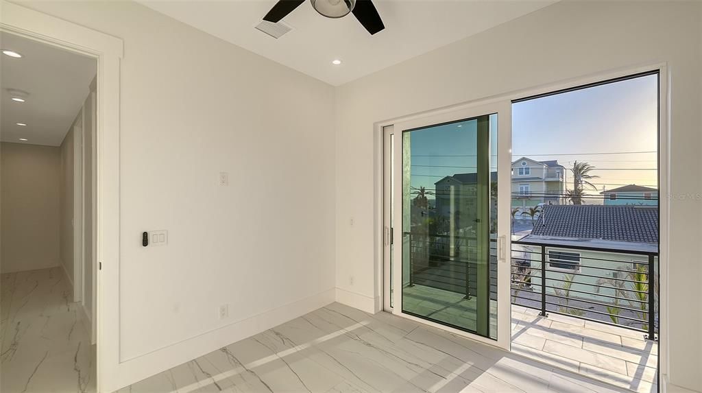 En Venta: $2,399,999 (6 camas, 4 baños, 3753 Pies cuadrados)