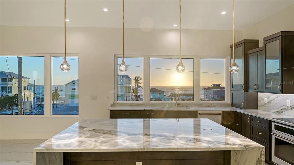 En Venta: $2,399,999 (6 camas, 4 baños, 3753 Pies cuadrados)