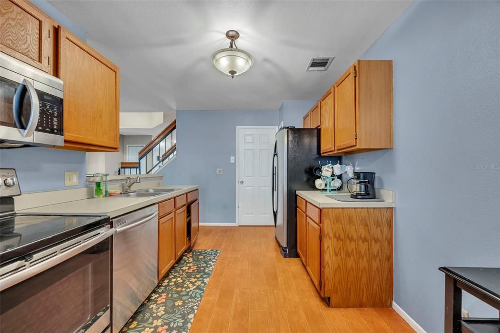 Active With Contract: $247,500 (2 beds, 2 baths, 1390 Square Feet)