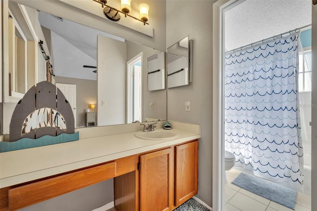 Active With Contract: $247,500 (2 beds, 2 baths, 1390 Square Feet)