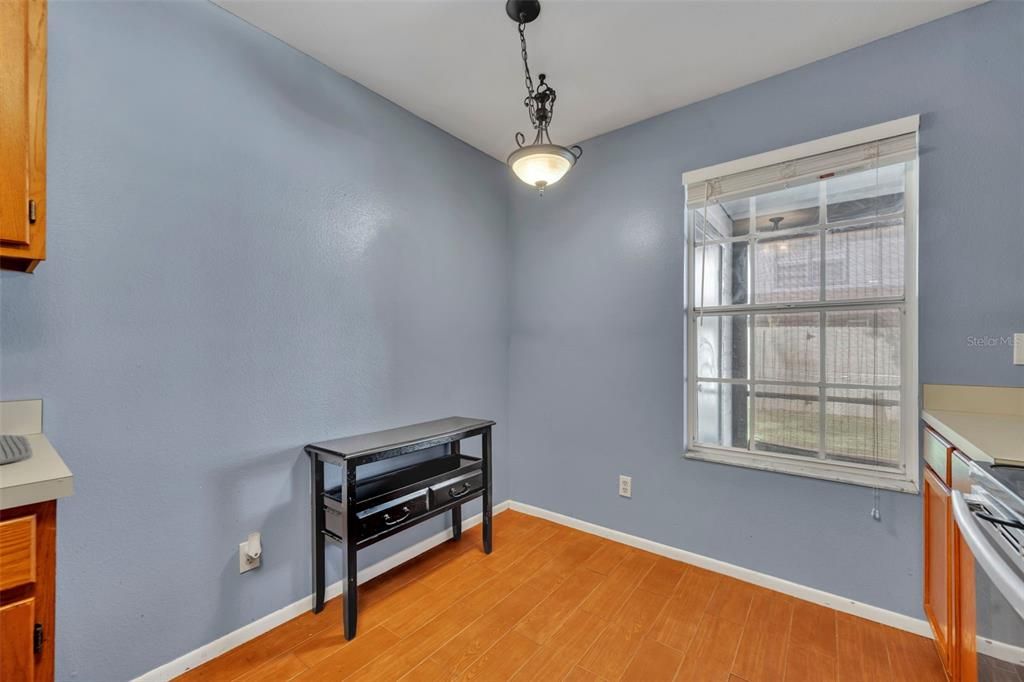 Active With Contract: $247,500 (2 beds, 2 baths, 1390 Square Feet)